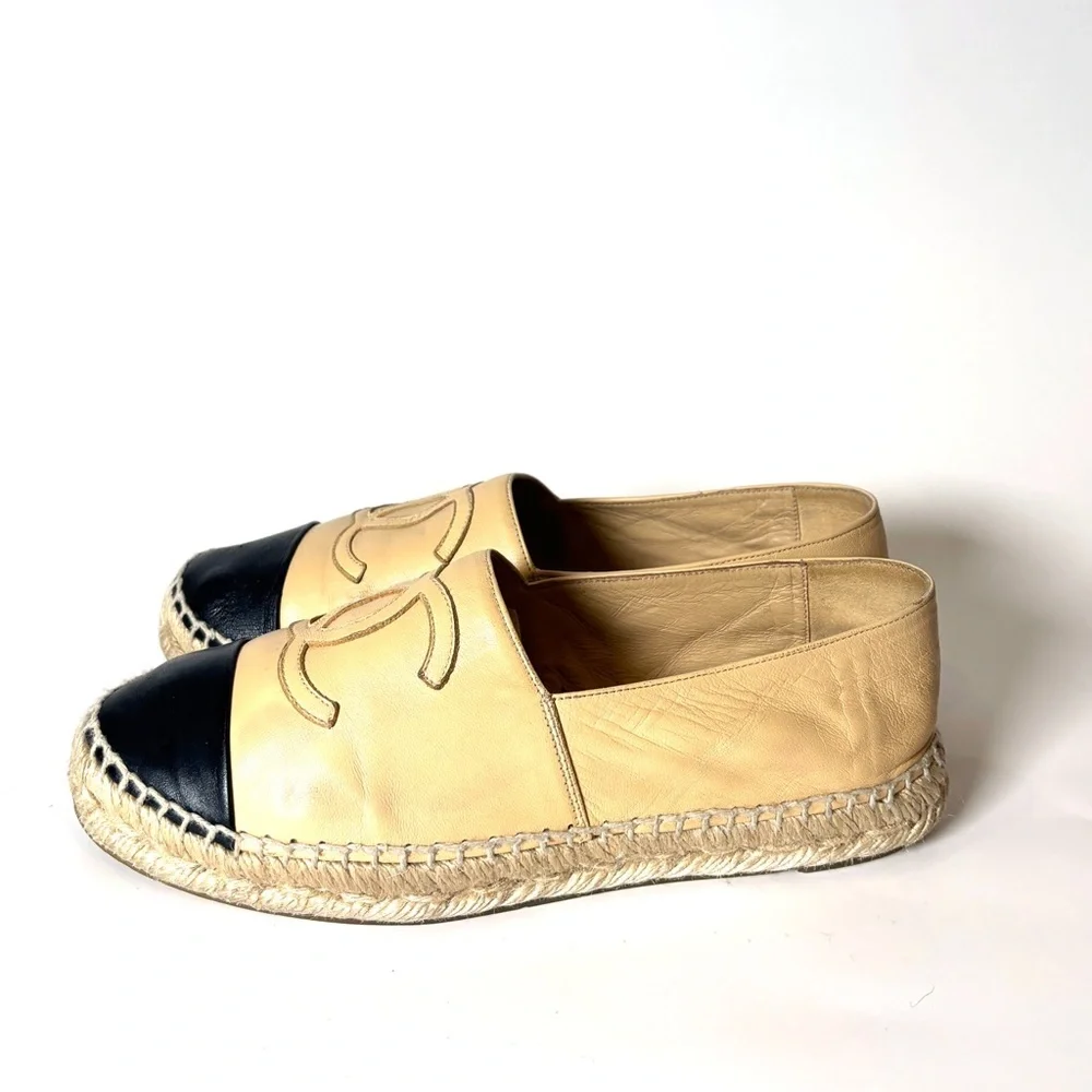 Chanel Beige Black Leather Espadrilles – Two-Tone Cap Toe Flats, size 6